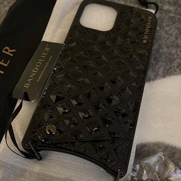 Bandolier SHEILA Pyramid Embossed Crossbody Bandolier in Black pewter 12Max pro - Picture 10 of 12